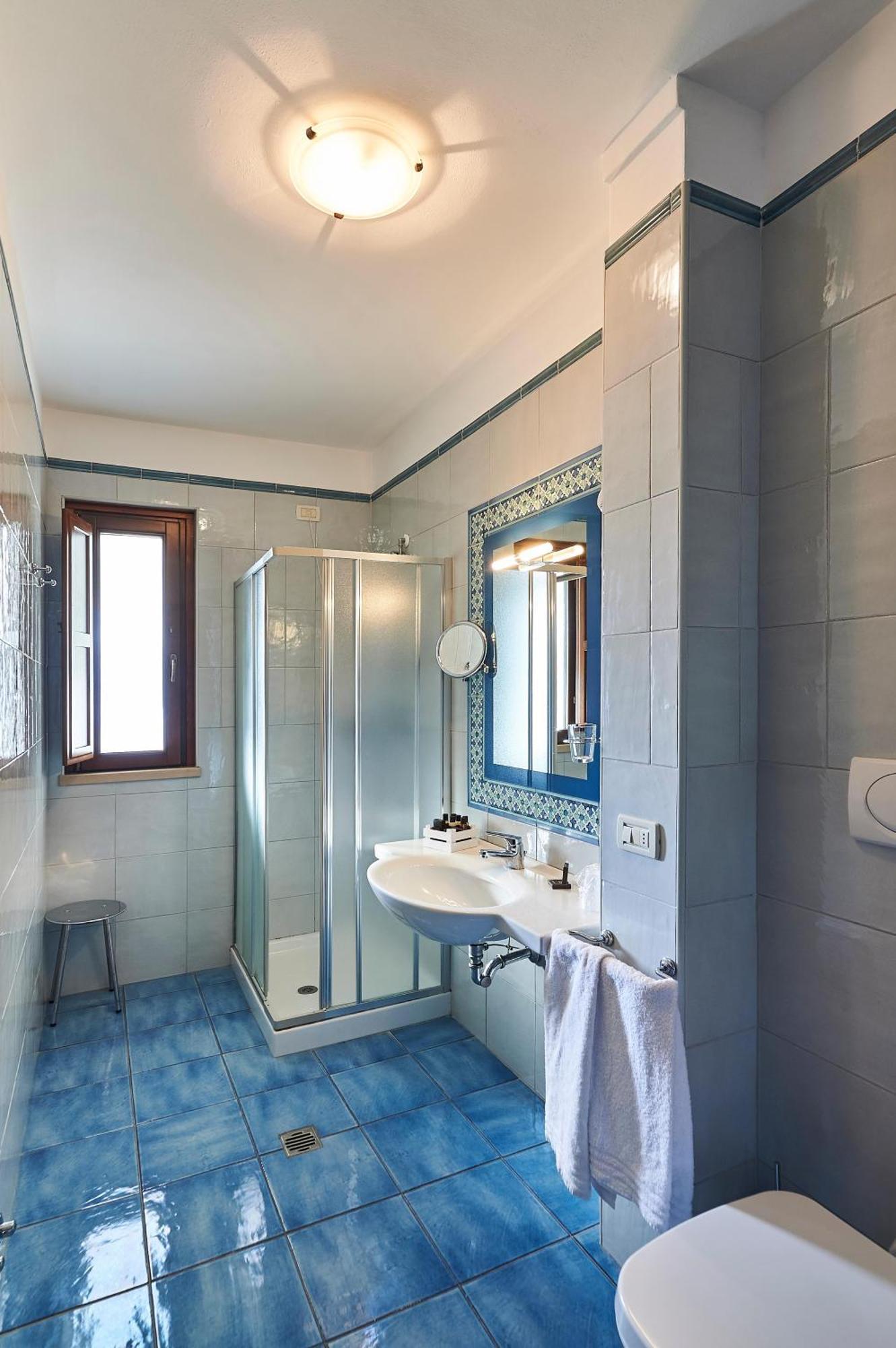 Quadruple Deluxe Suite,1535034412:JPEG